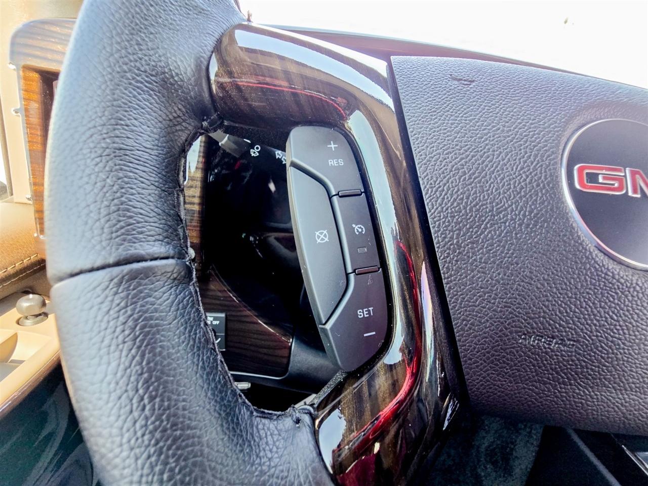 GMC Savana Cargo Van  2025