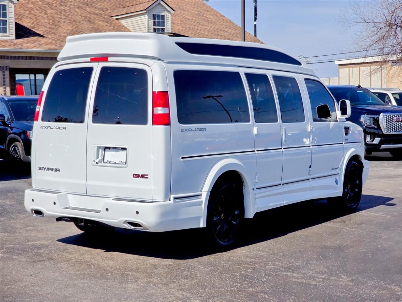 GMC Savana Cargo Van  2025