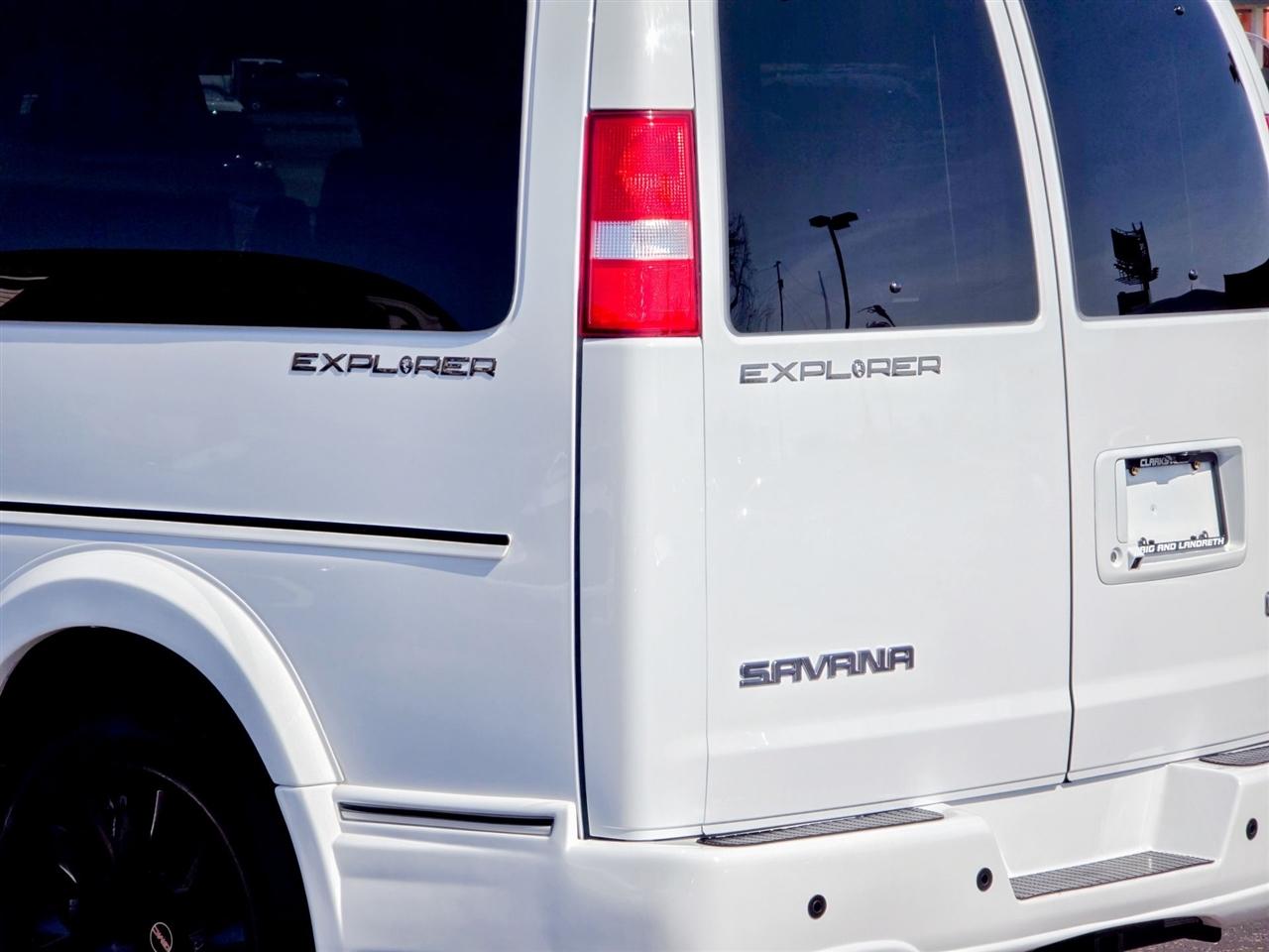 GMC Savana Cargo Van  2025