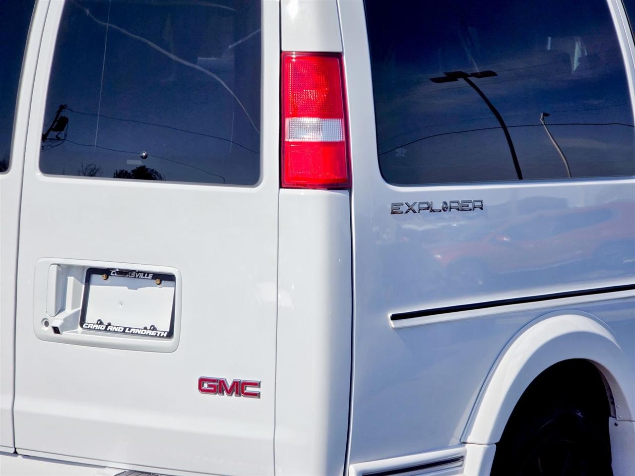 GMC Savana Cargo Van  2025