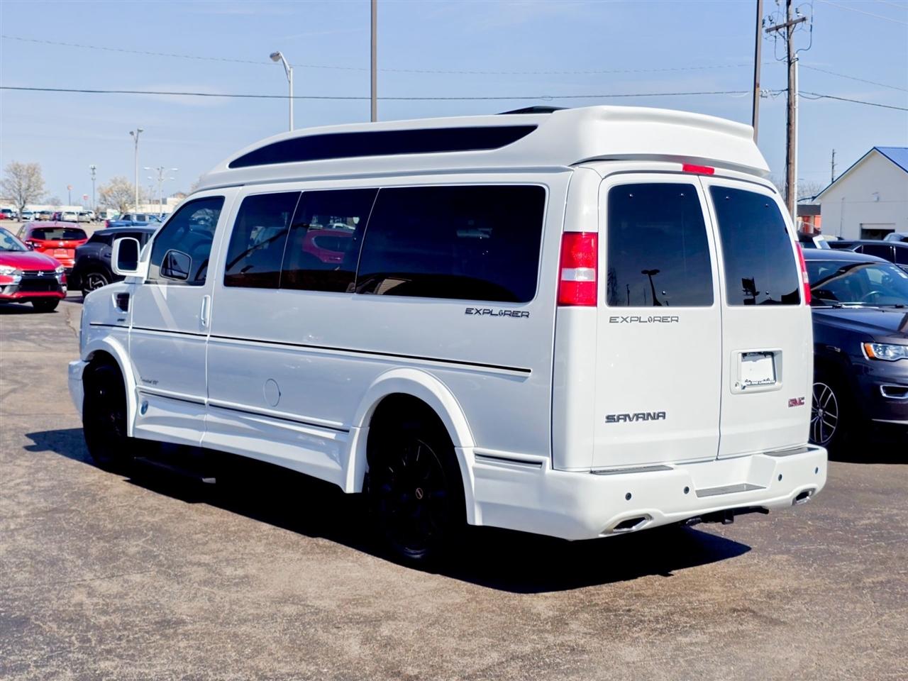 GMC Savana Cargo Van  2025