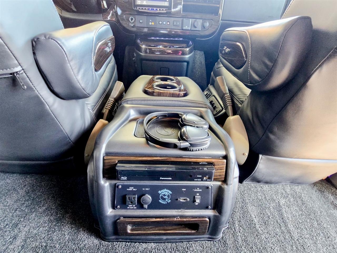 GMC Savana Cargo Van  2025