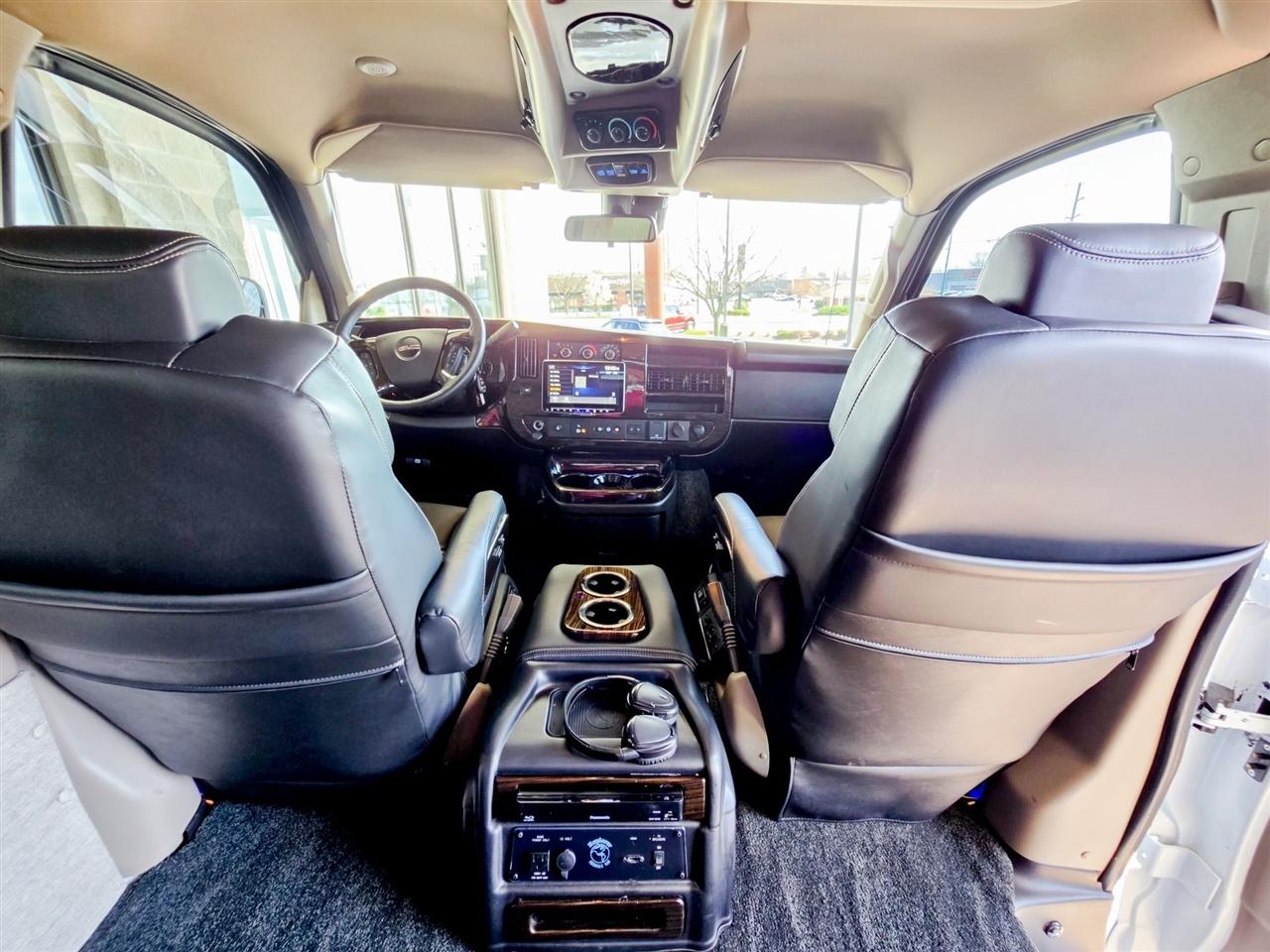 GMC Savana Cargo Van  2025