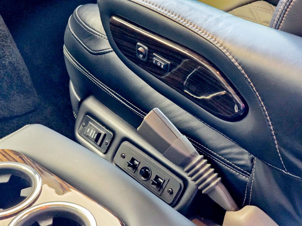 GMC Savana Cargo Van  2025