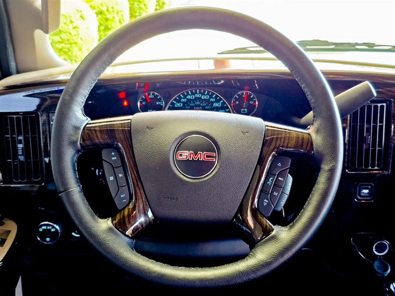 GMC Savana Cargo Van  2025