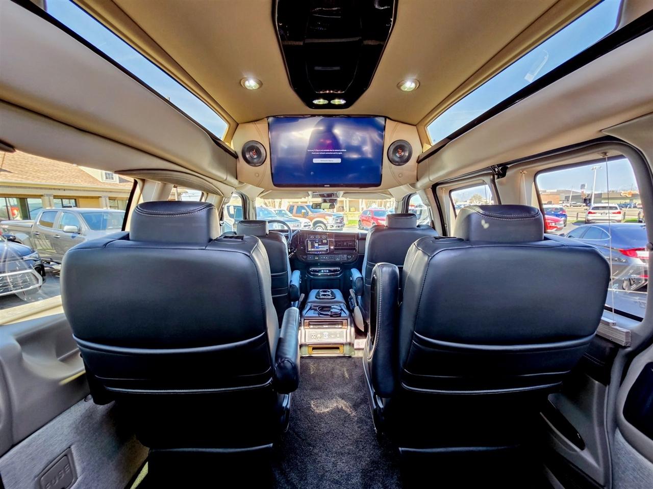 GMC Savana Cargo Van  2025