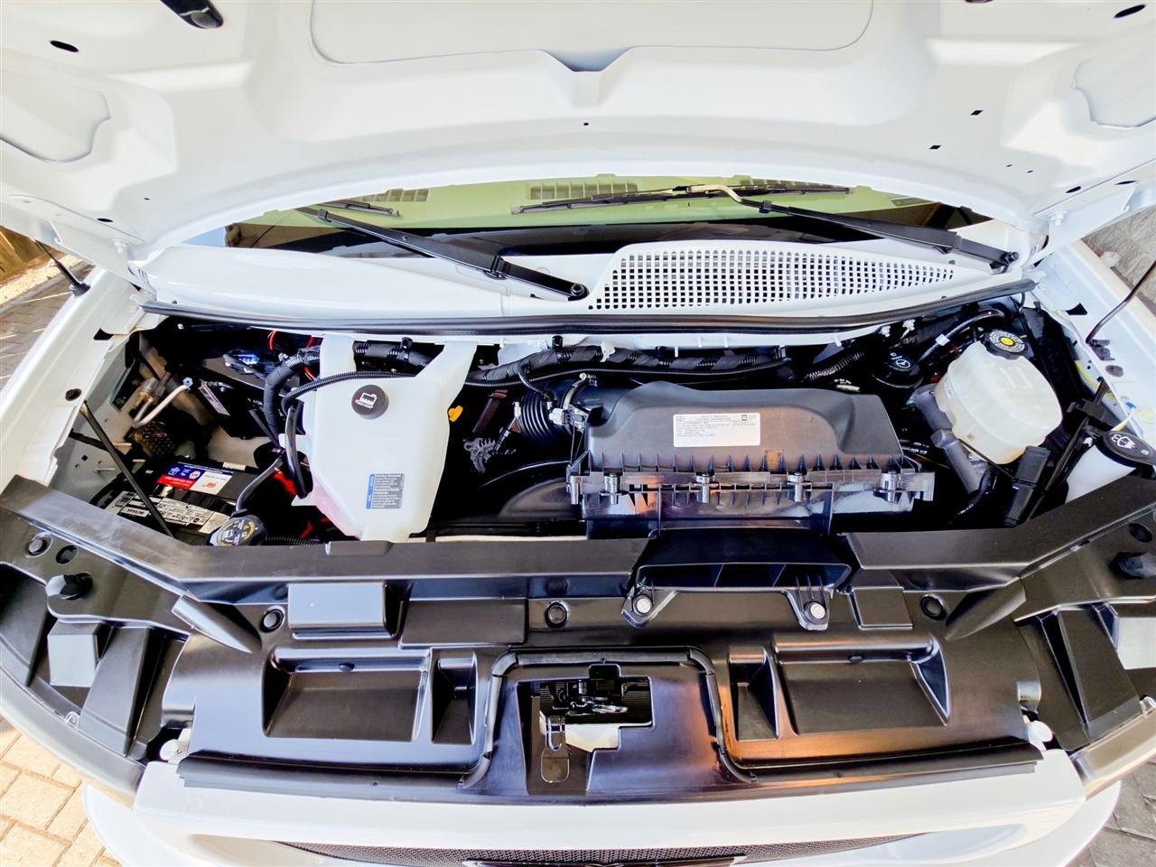 GMC Savana Cargo Van  2025