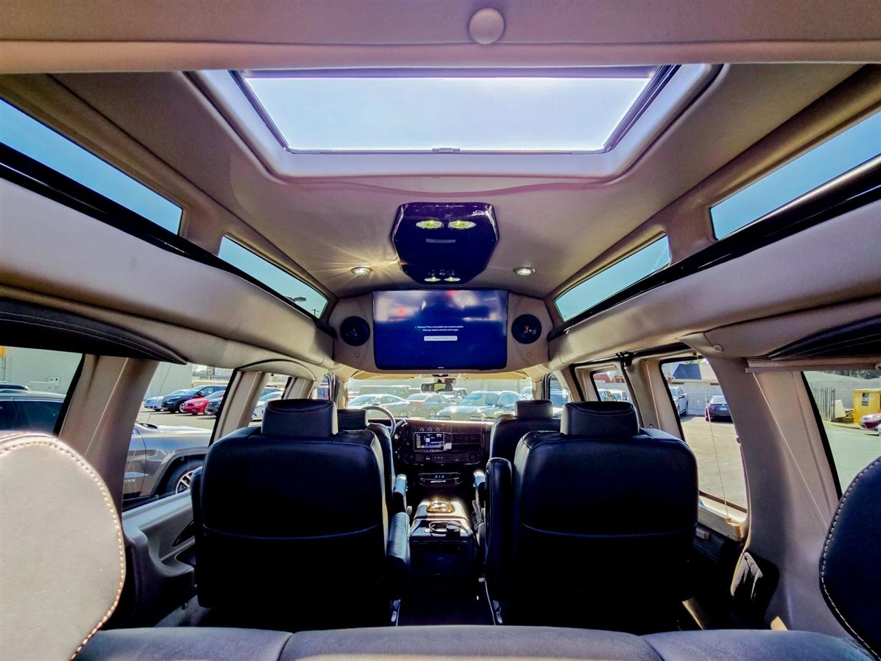 GMC Savana Cargo Van  2025