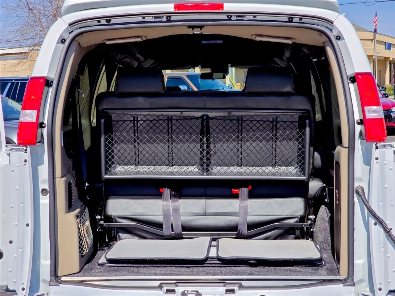 GMC Savana Cargo Van  2025