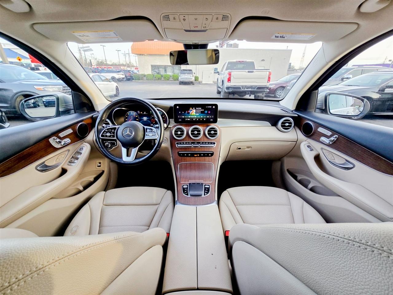 Mercedes-Benz GLC  2021