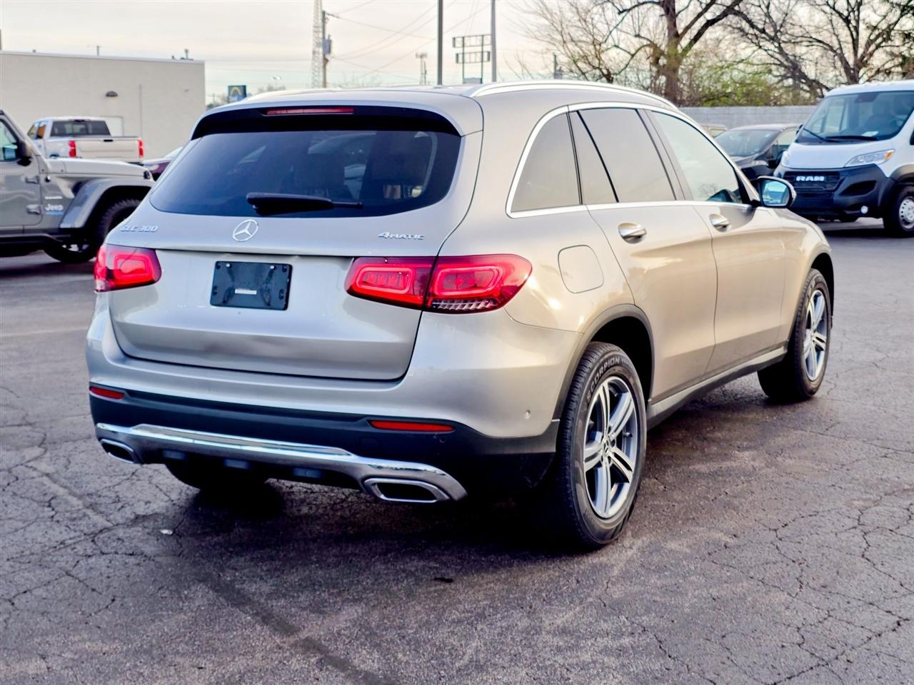 Mercedes-Benz GLC  2021