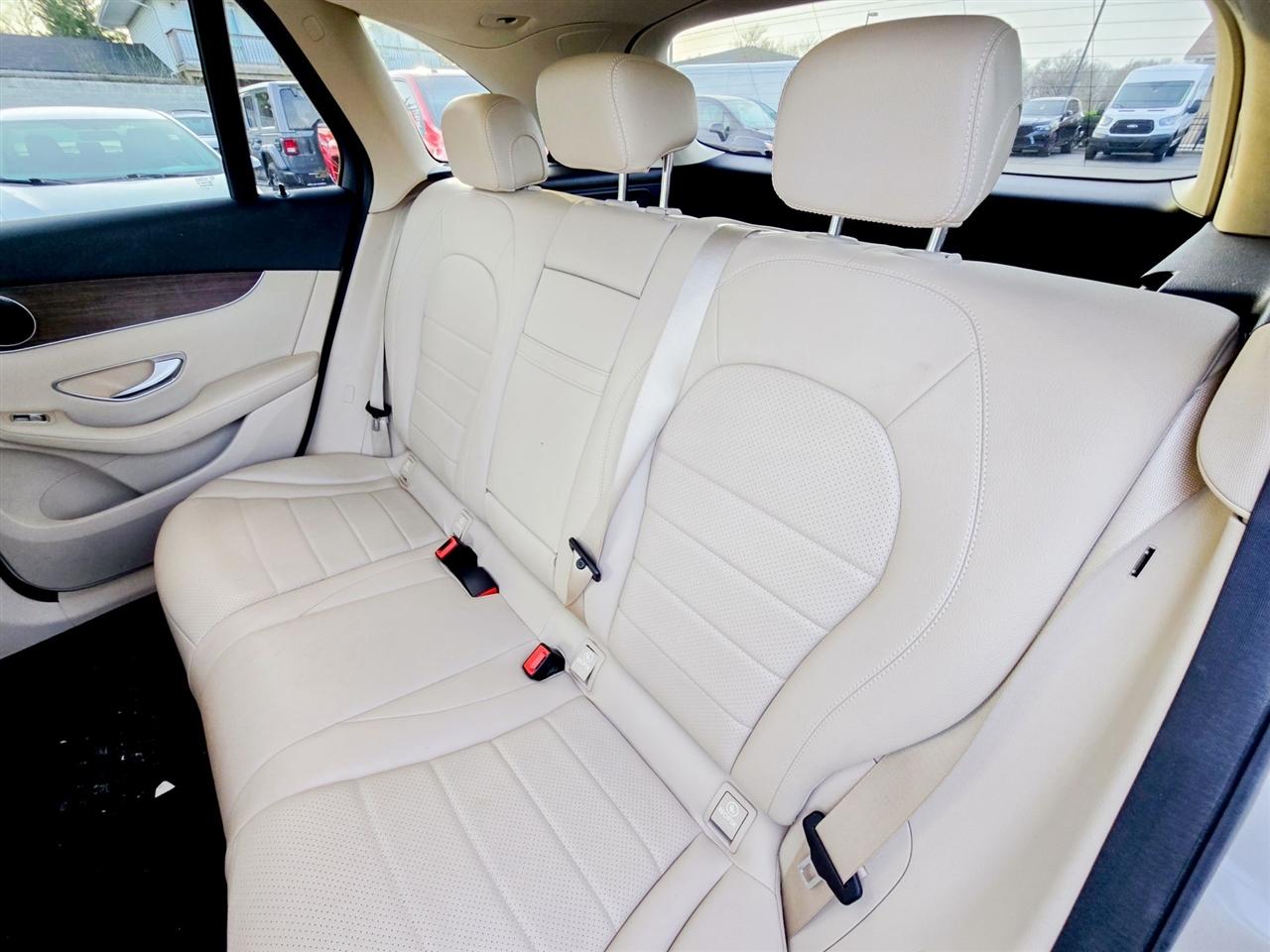 Mercedes-Benz GLC  2021