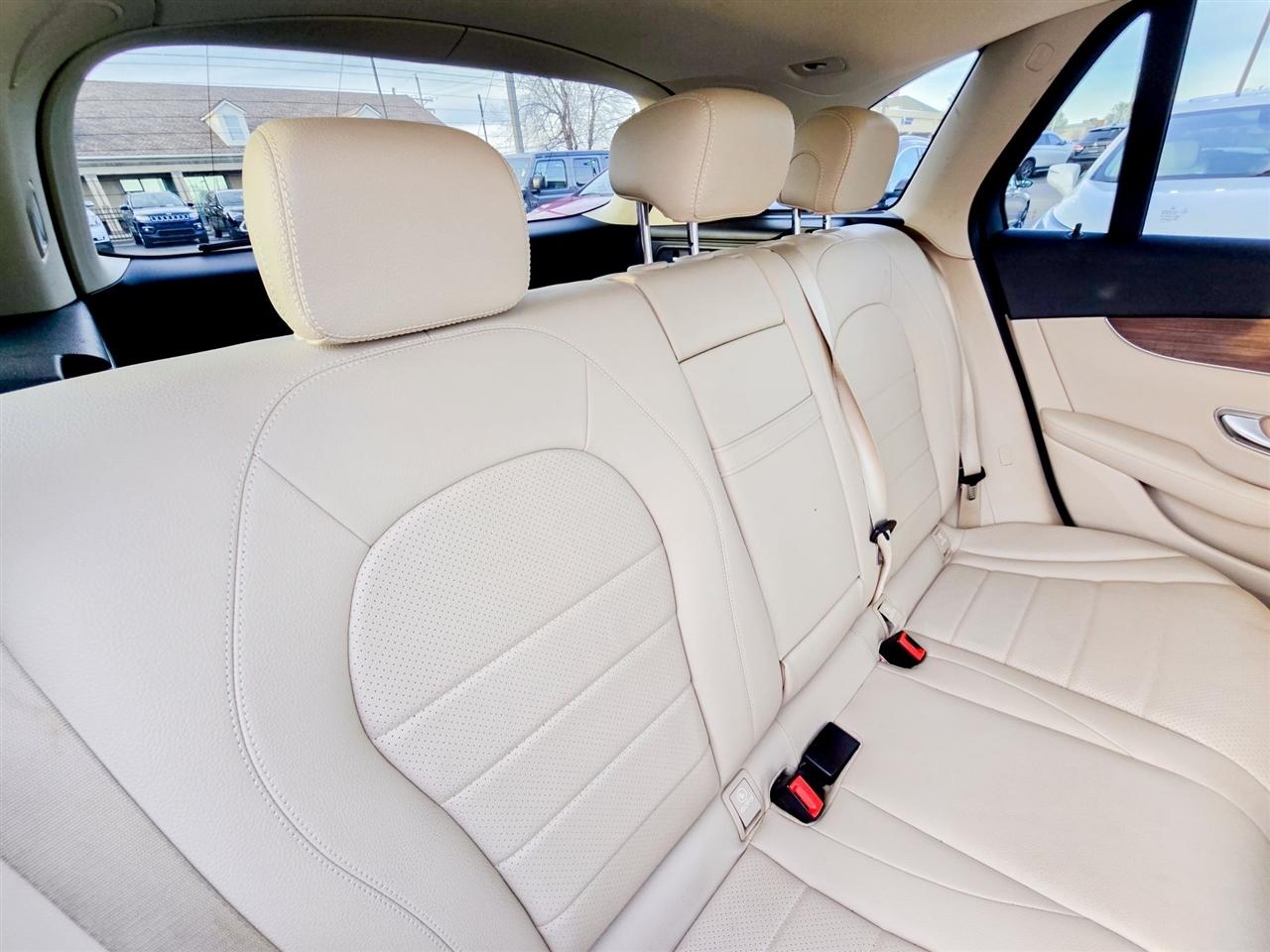 Mercedes-Benz GLC  2021