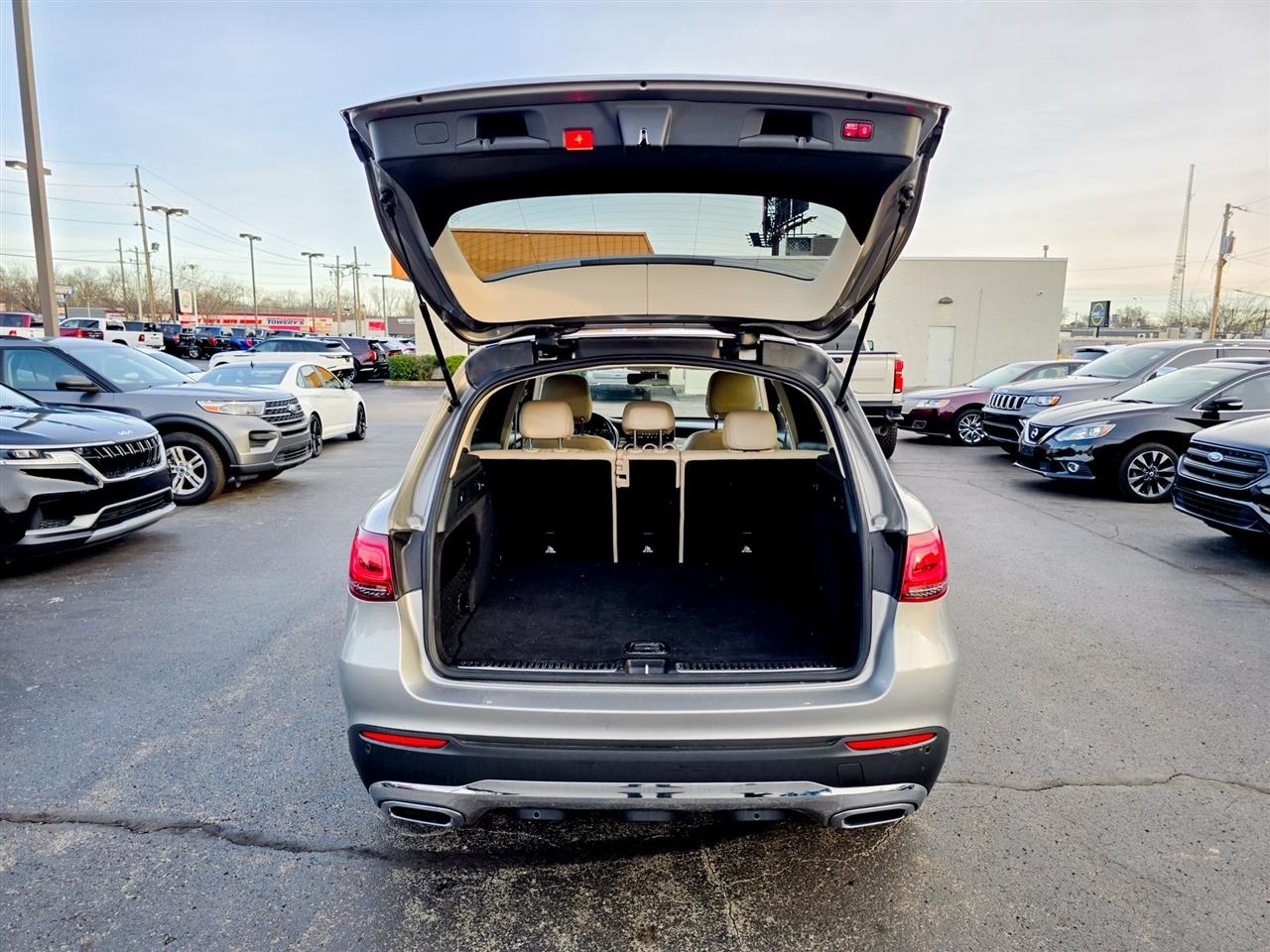 Mercedes-Benz GLC  2021