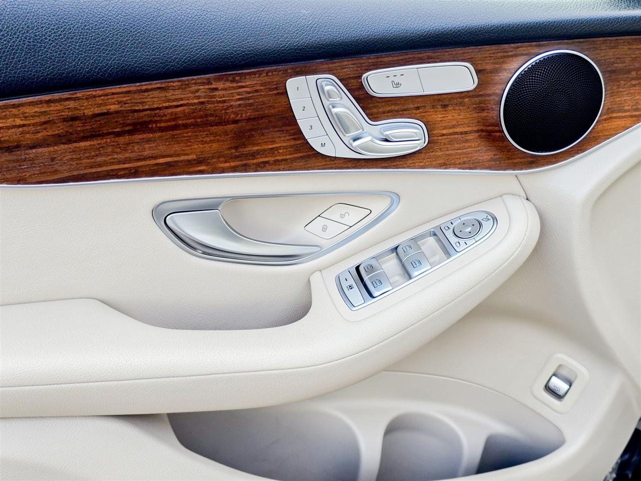 Mercedes-Benz GLC  2021