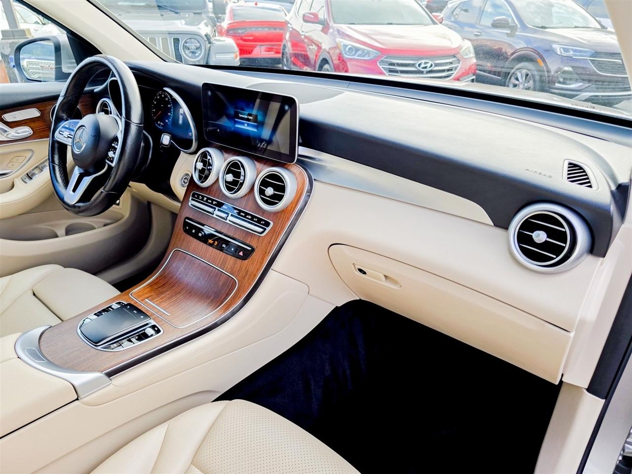 Mercedes-Benz GLC  2021