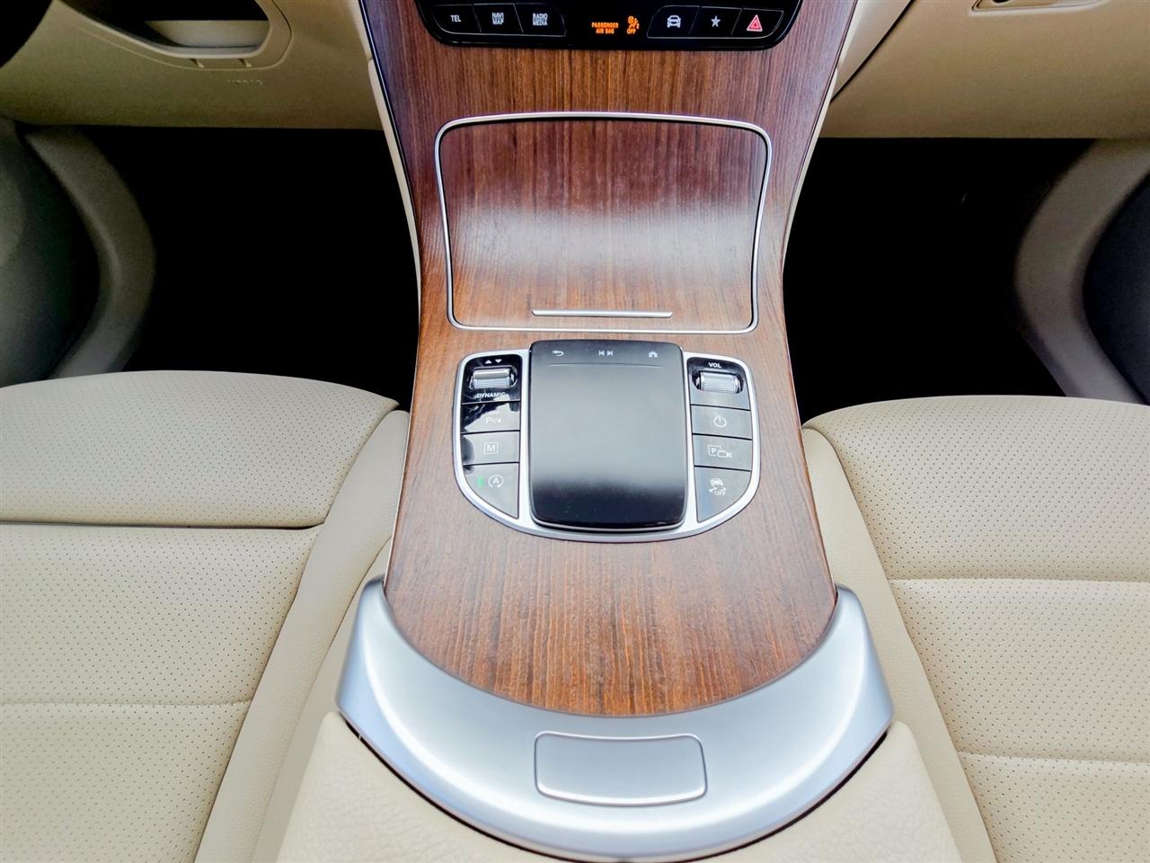 Mercedes-Benz GLC  2021