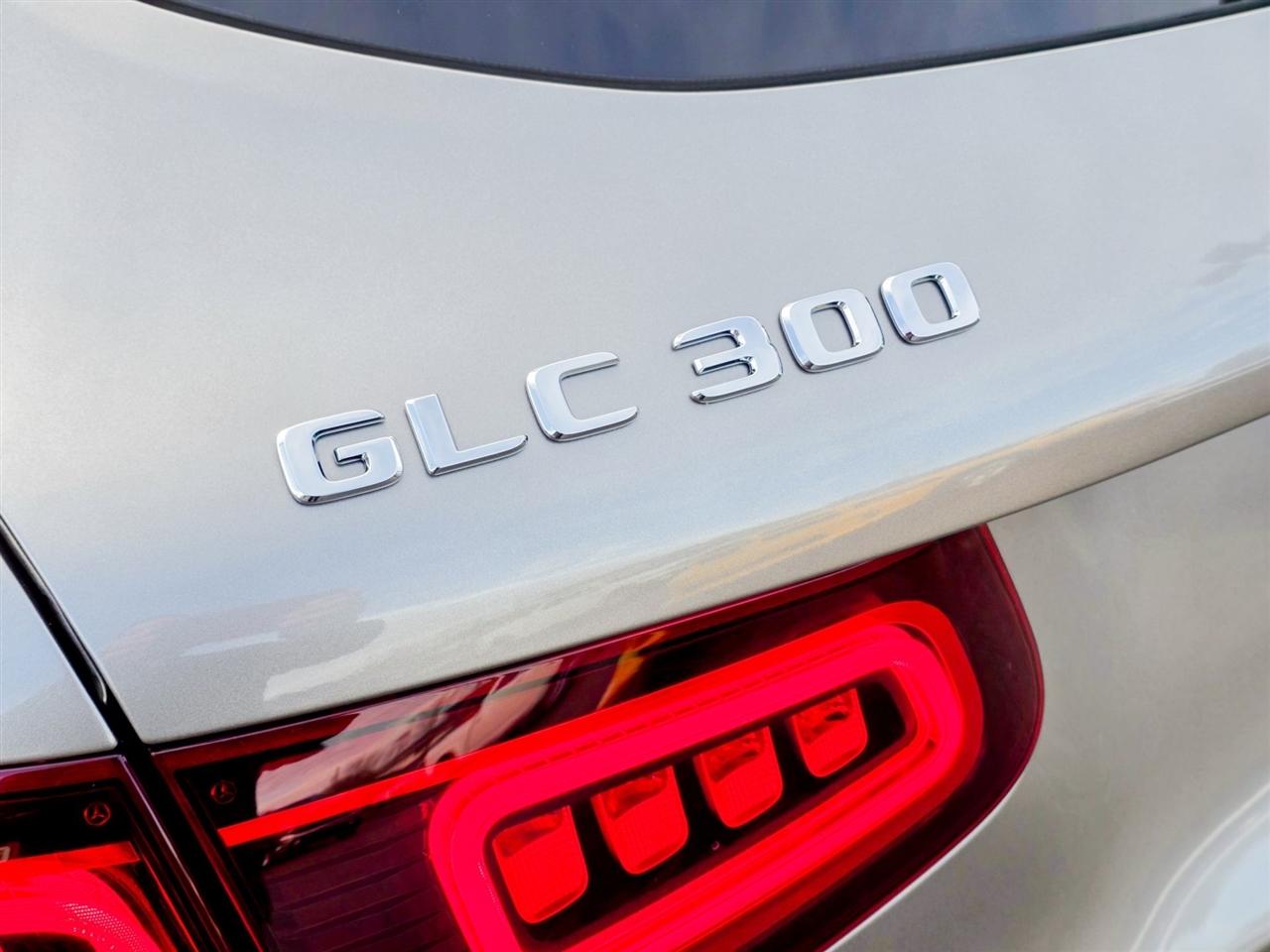 Mercedes-Benz GLC  2021