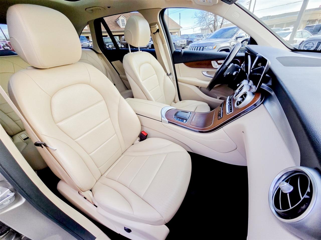 Mercedes-Benz GLC  2021