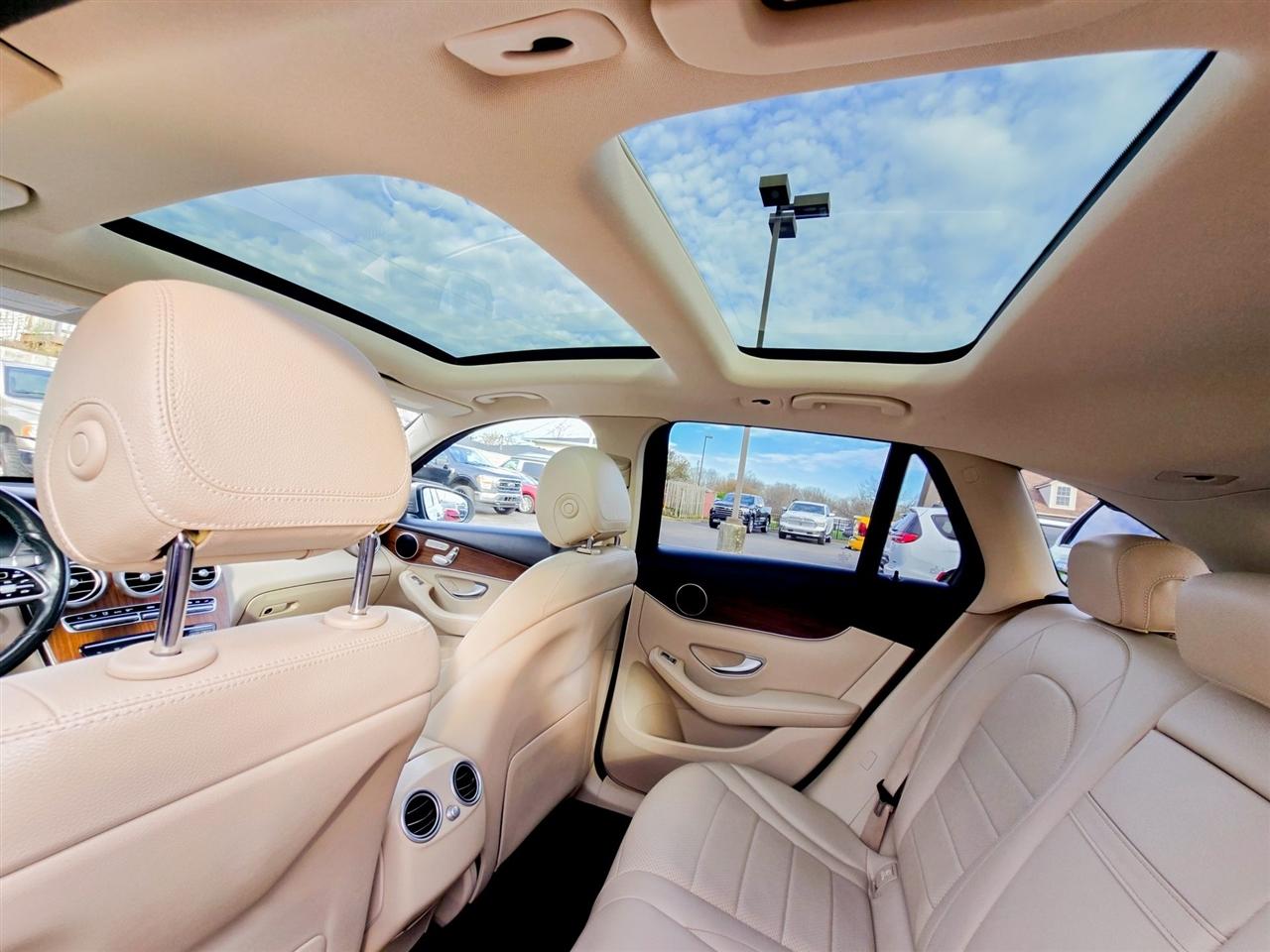 Mercedes-Benz GLC  2021