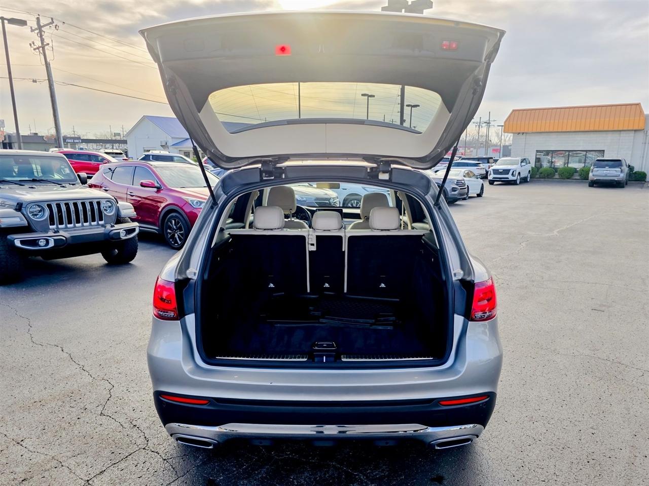 Mercedes-Benz GLC  2021