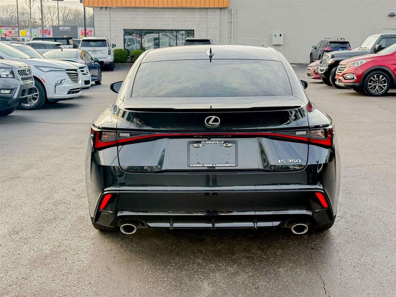 Lexus IS  2025