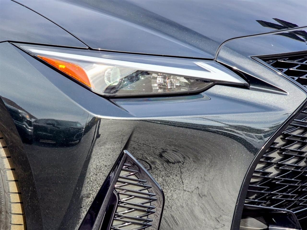 Lexus IS 350  2025