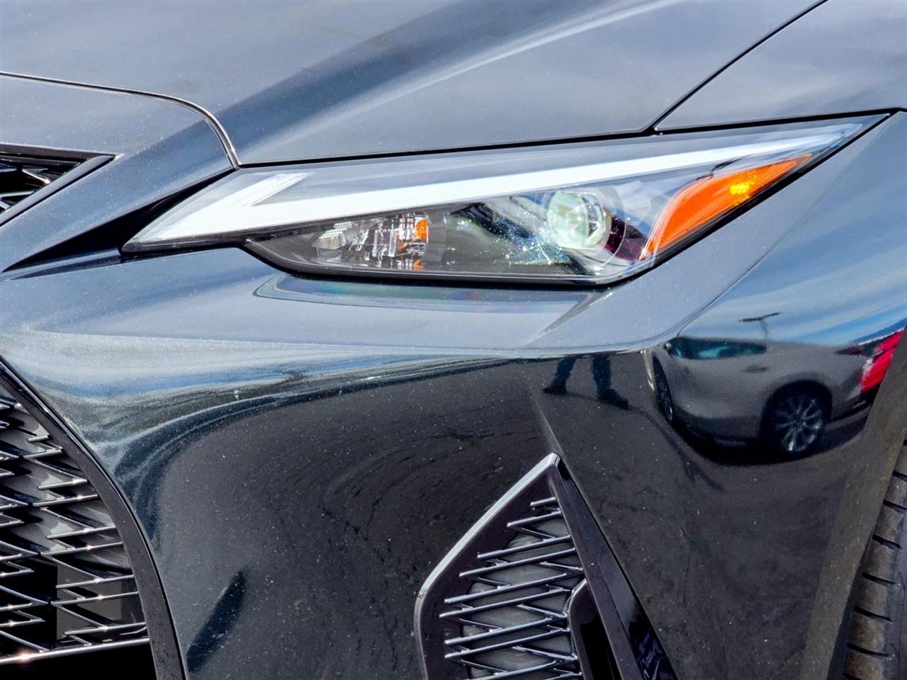 Lexus IS 350  2025