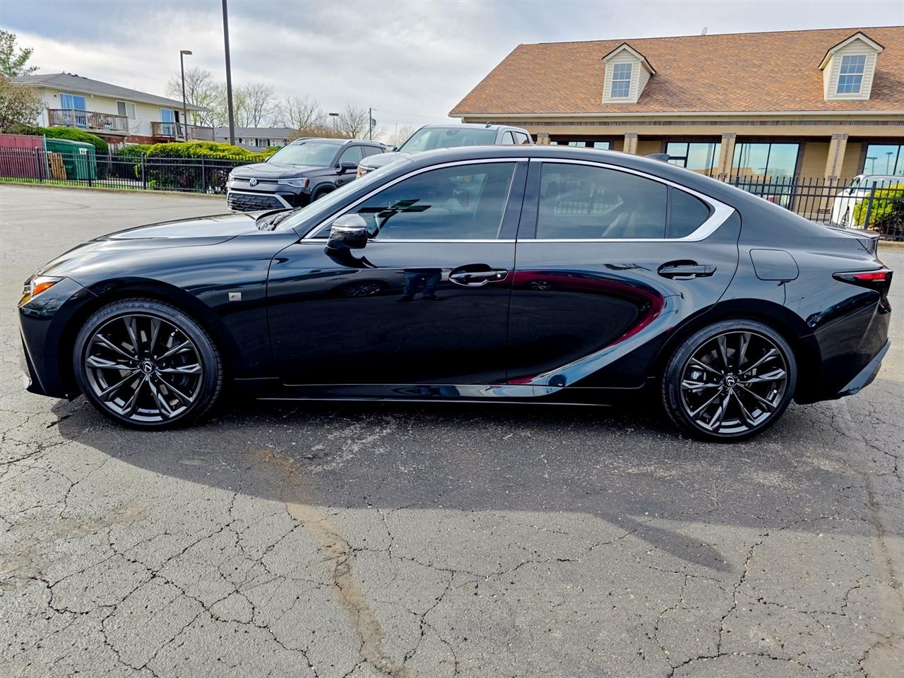 Lexus IS 350  2025