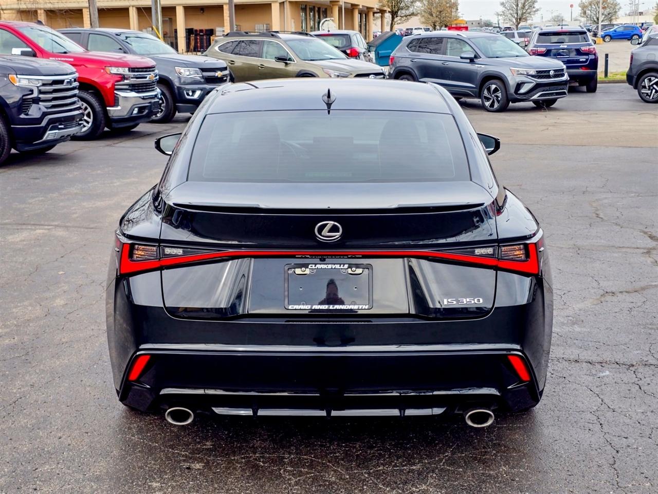 Lexus IS 350  2025