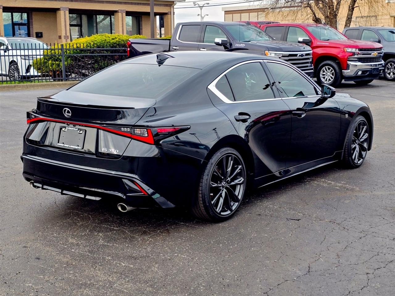 Lexus IS 350  2025