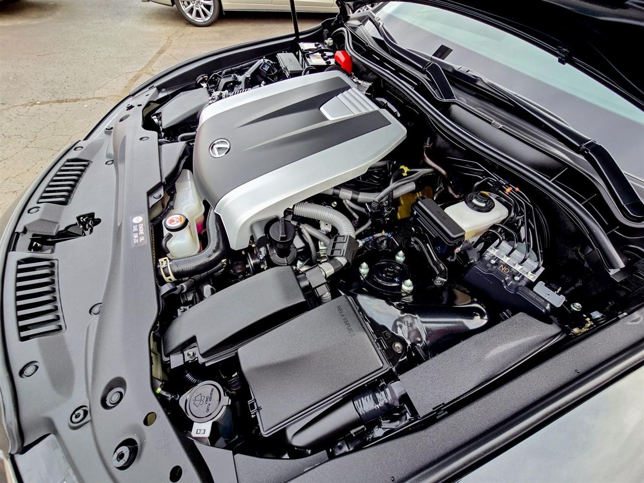 Lexus IS 350  2025
