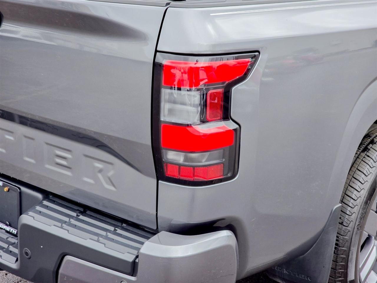 Nissan Frontier  2025