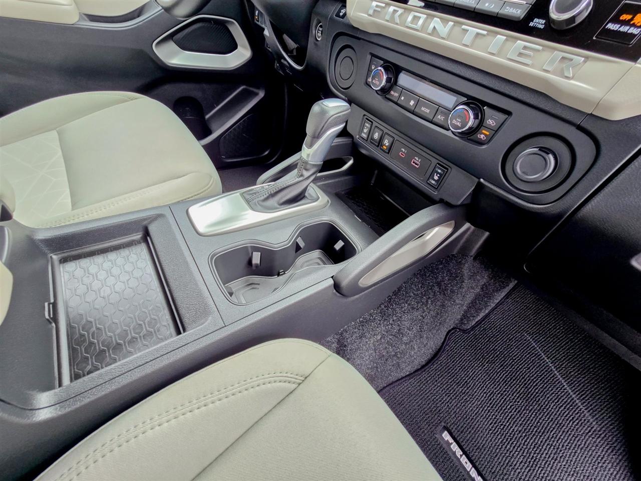 Nissan Frontier  2025