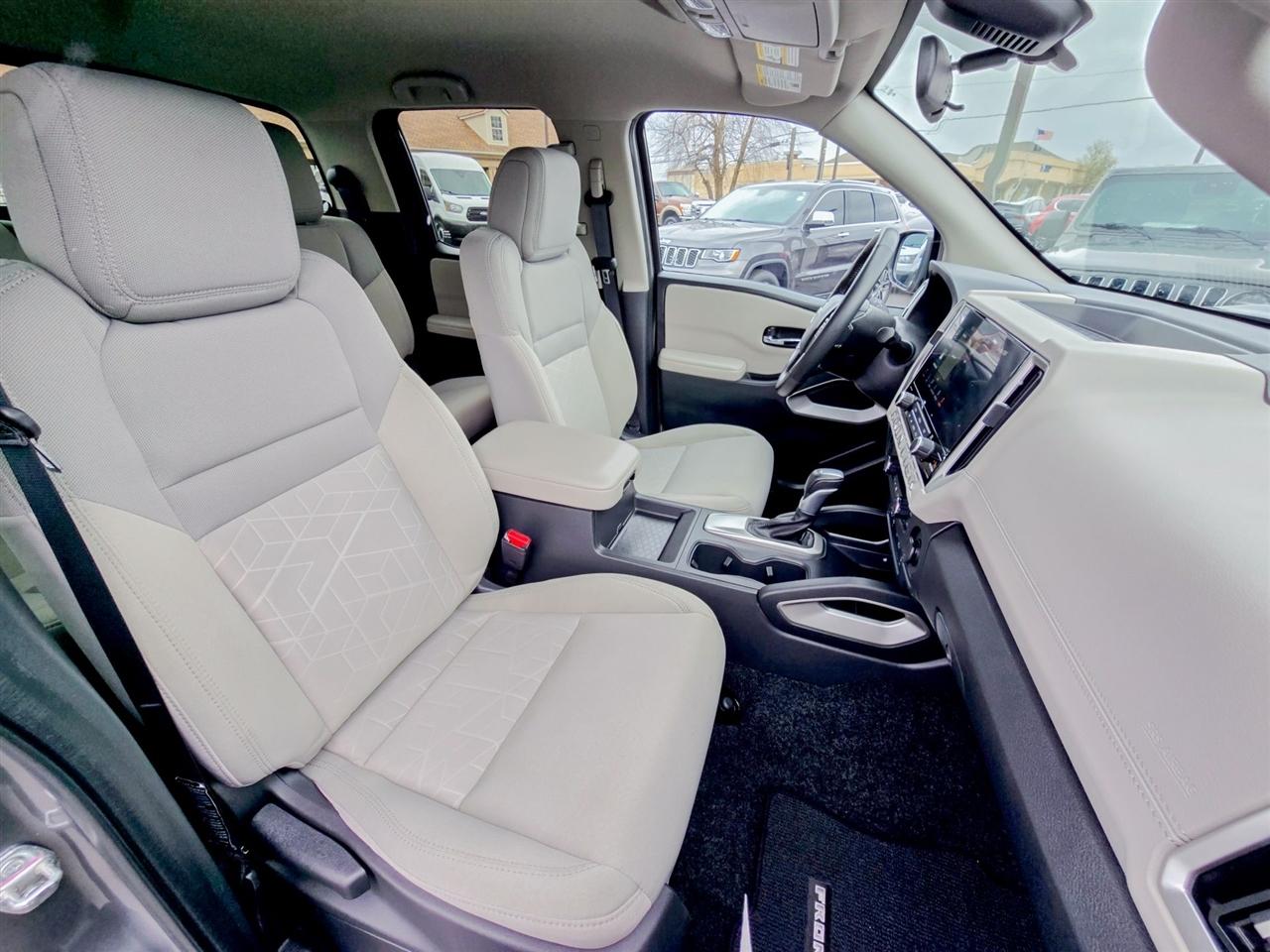 Nissan Frontier  2025