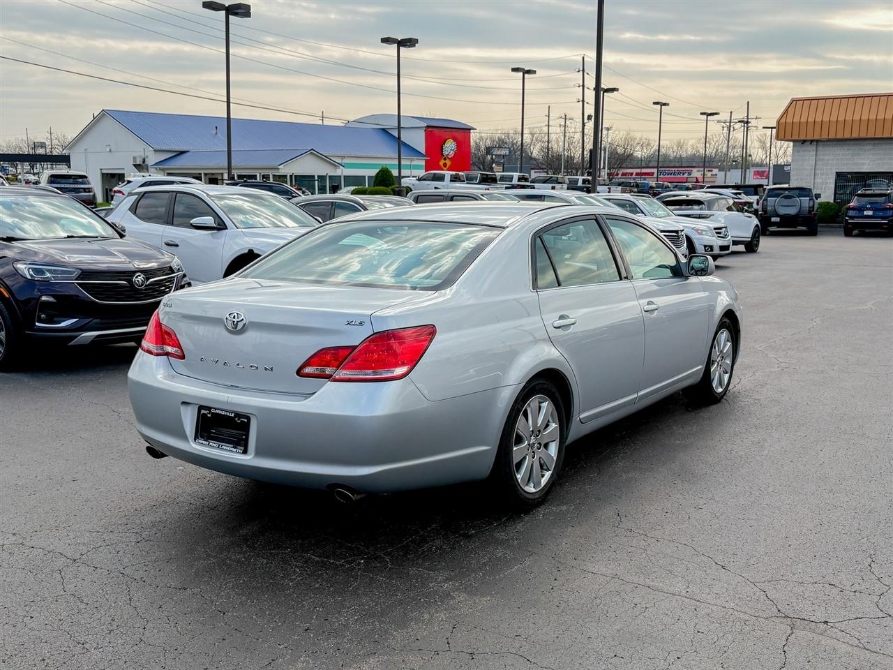 Toyota Avalon  2007