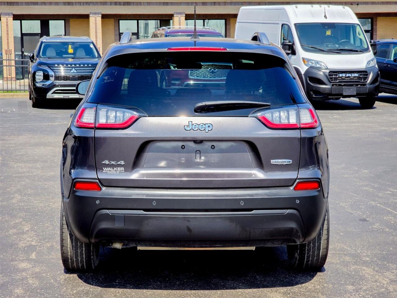 Jeep Cherokee  2021