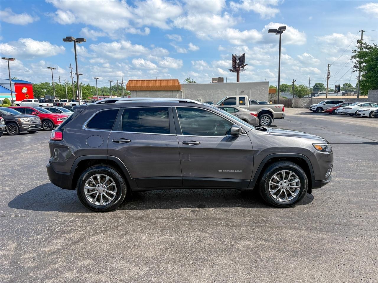 Jeep Cherokee  2021
