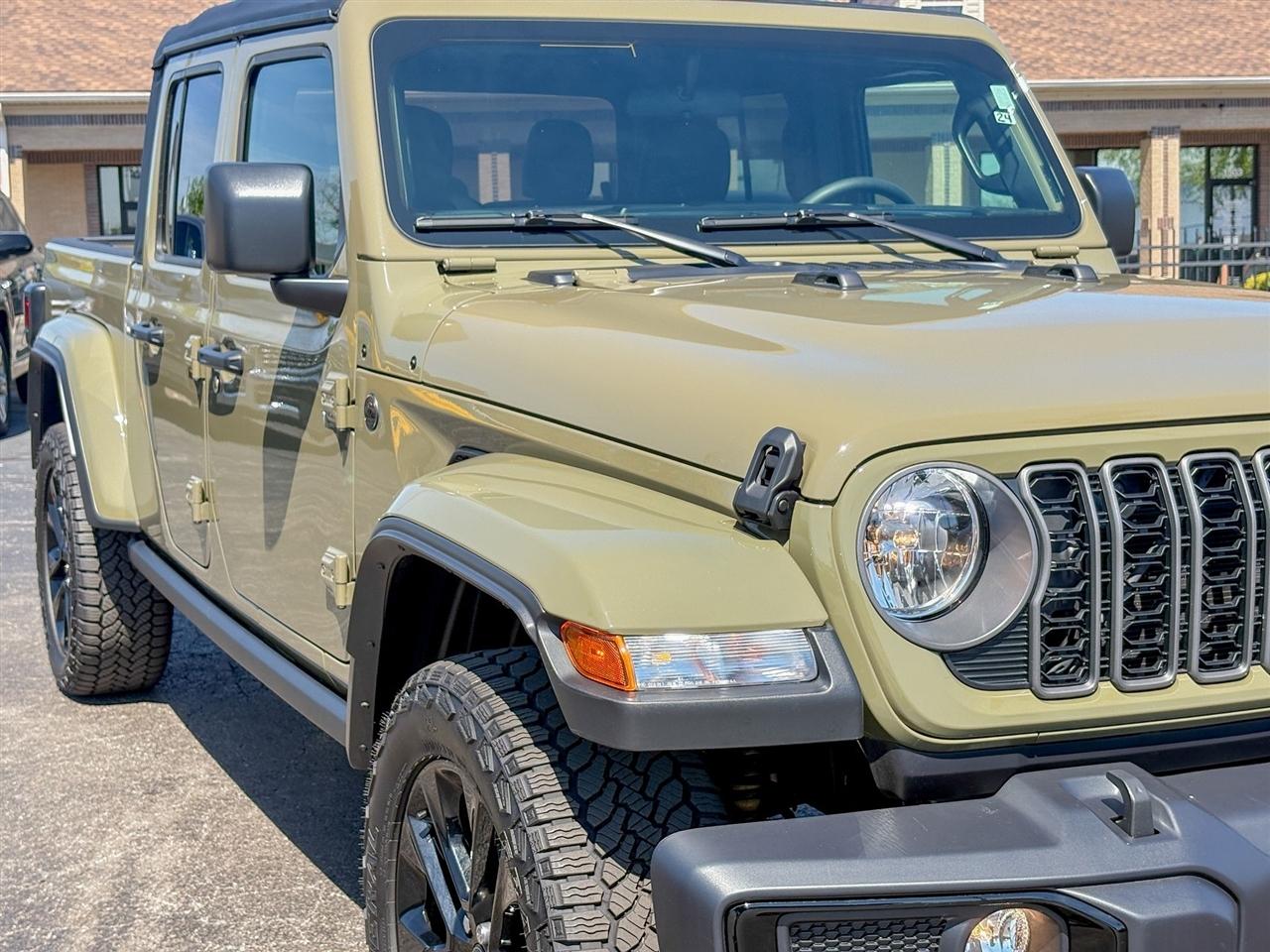 Jeep Gladiator  2025