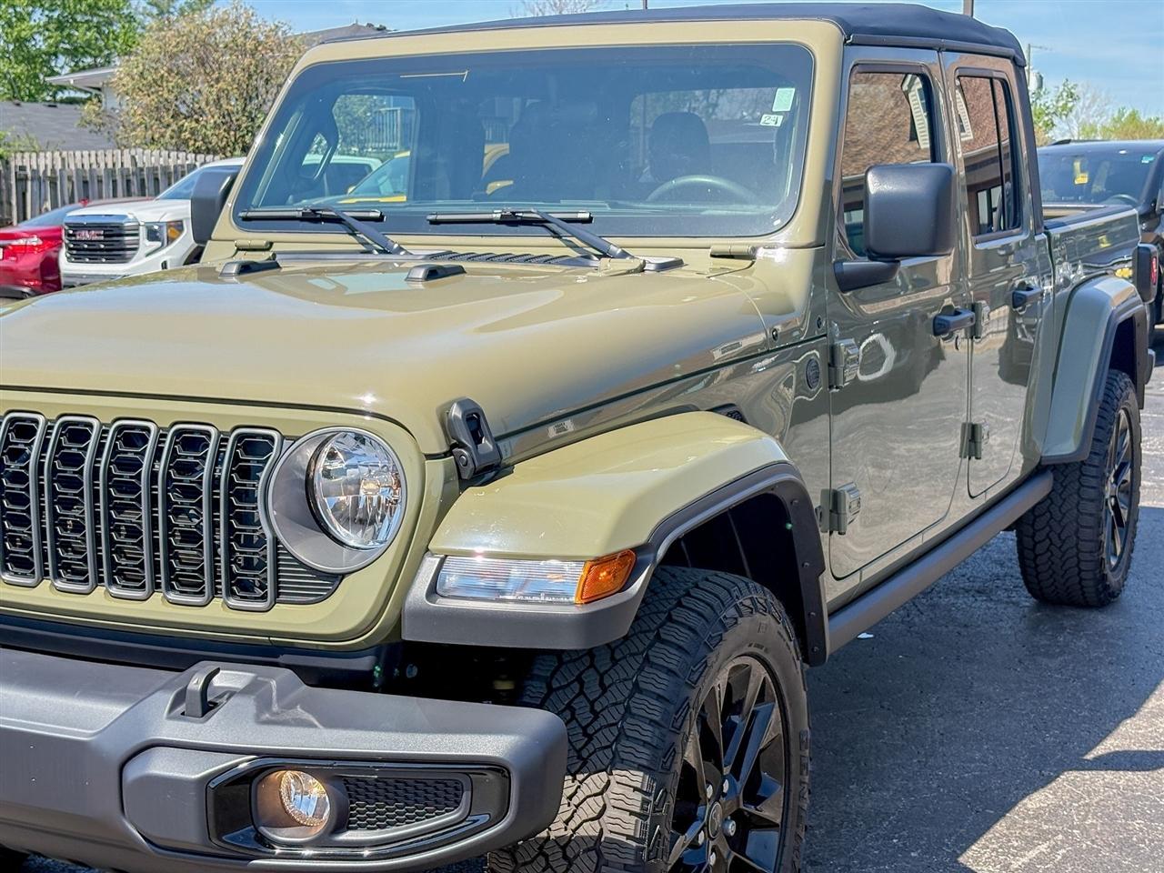 Jeep Gladiator  2025