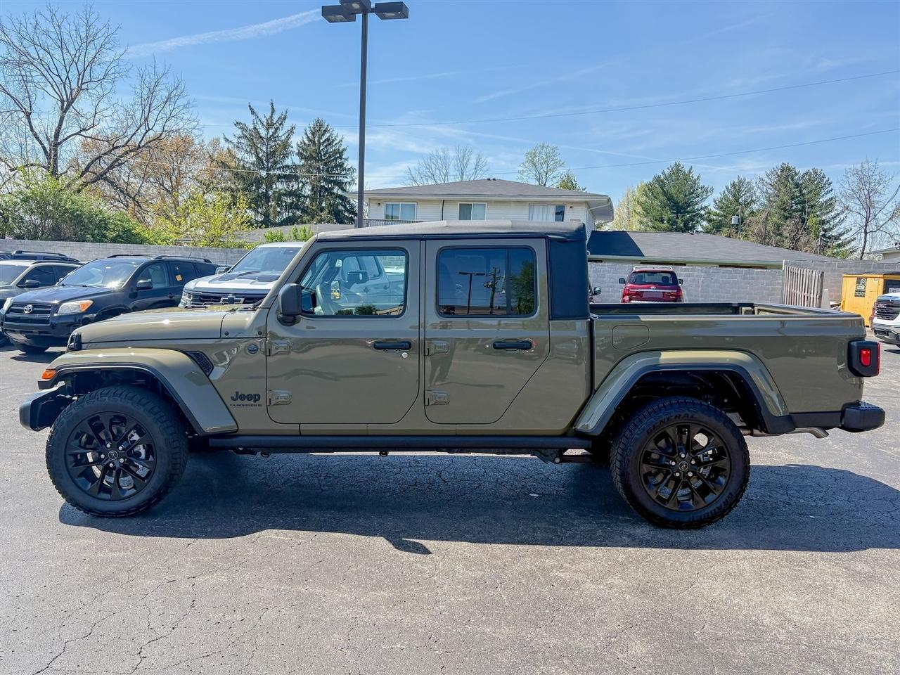 Jeep Gladiator  2025