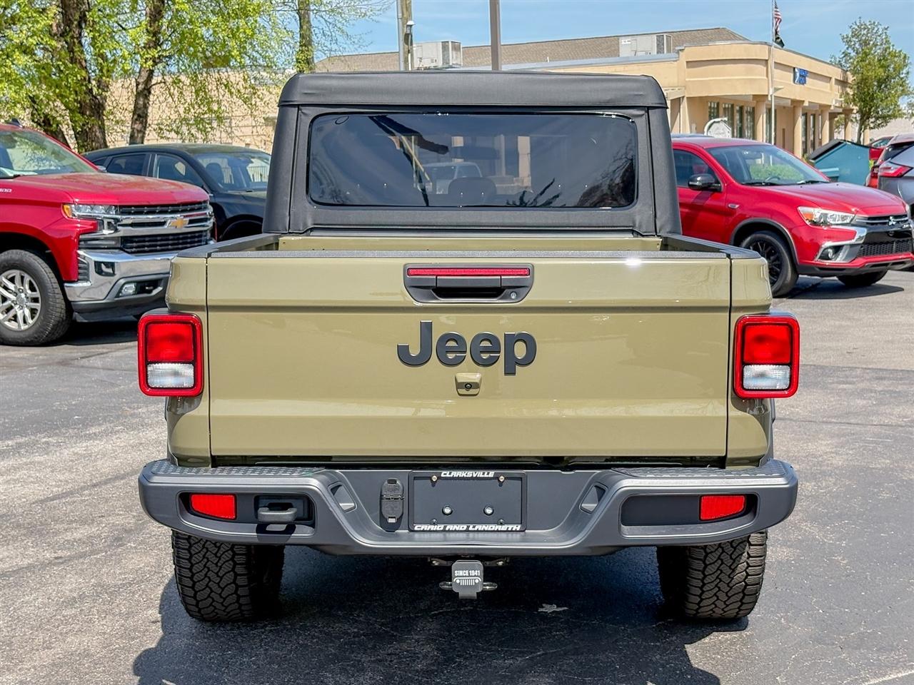 Jeep Gladiator  2025