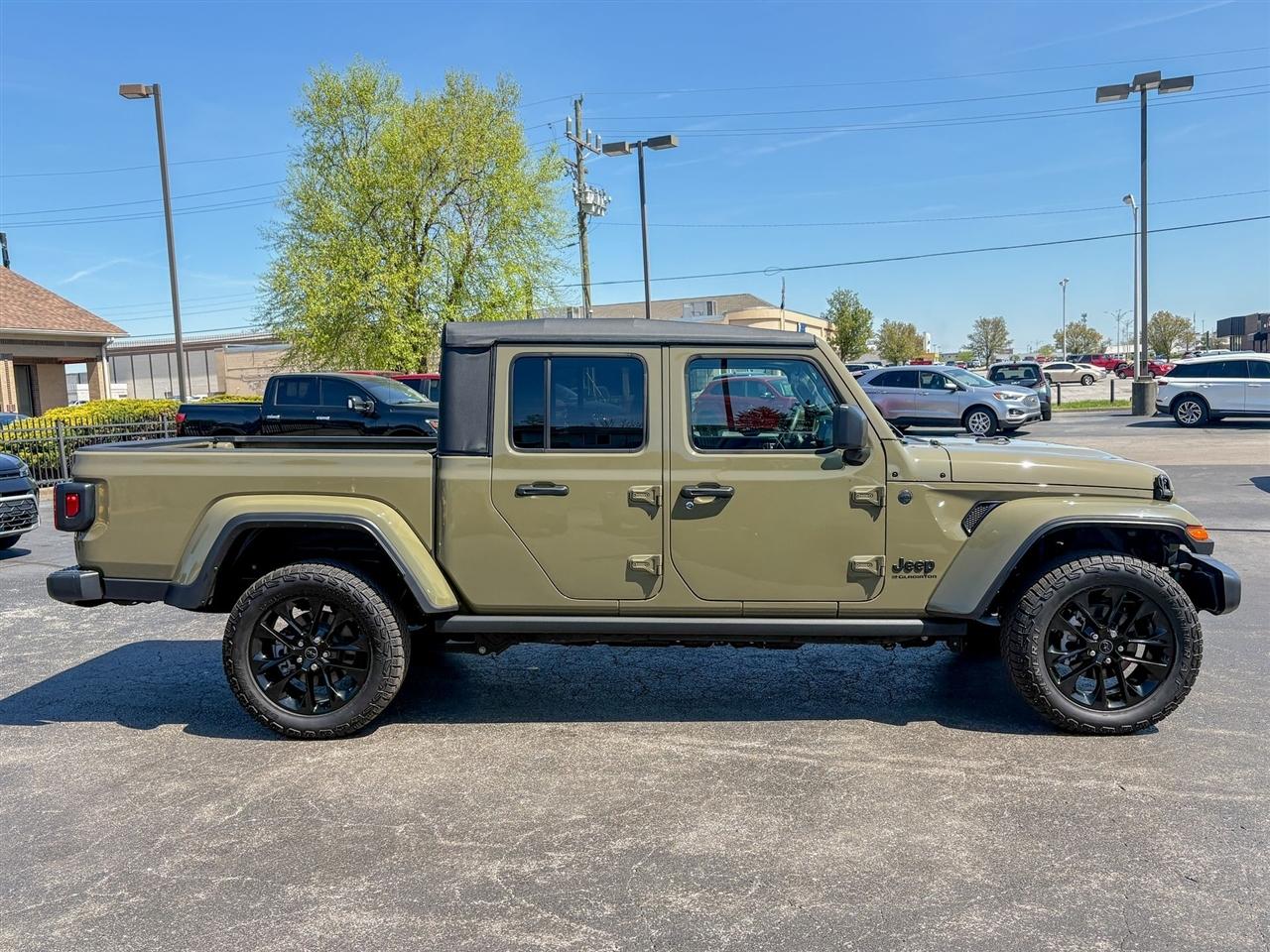 Jeep Gladiator  2025