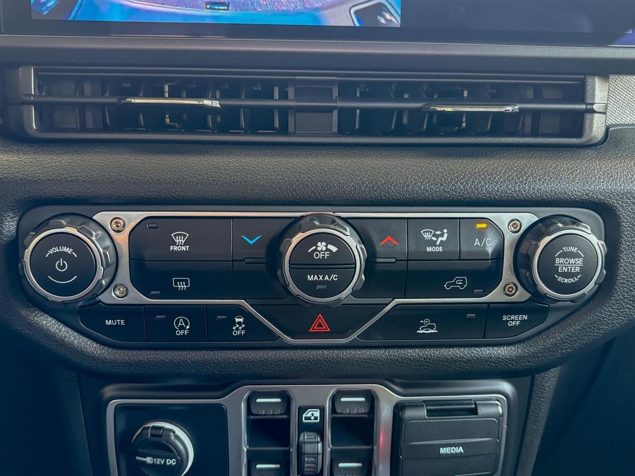 Jeep Gladiator  2025