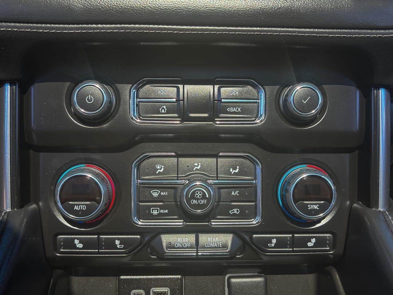 Chevrolet Suburban  2024