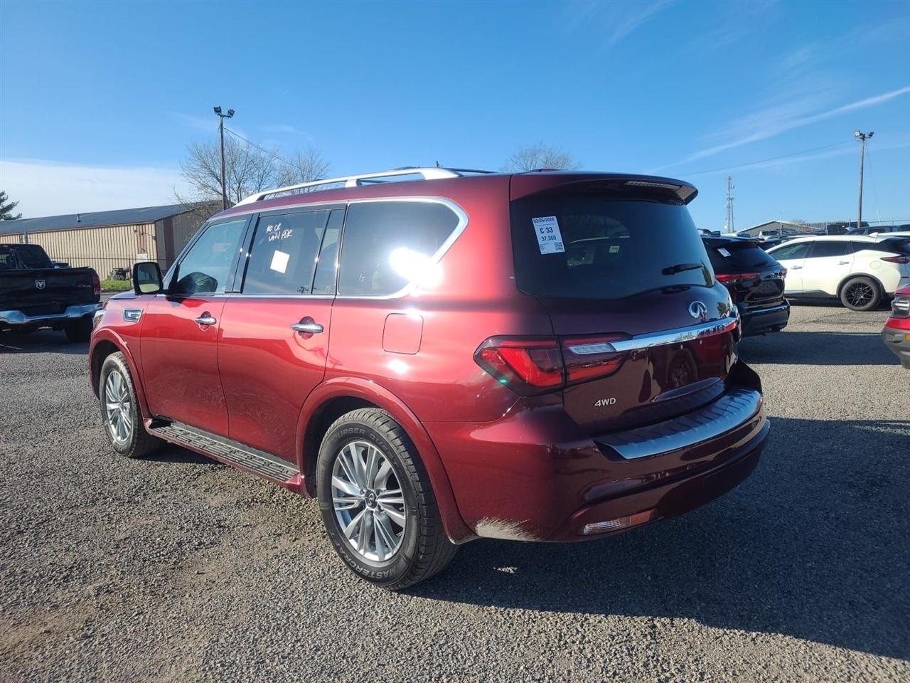 Infiniti QX80  2021