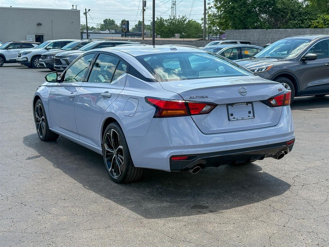 Nissan Altima  2024