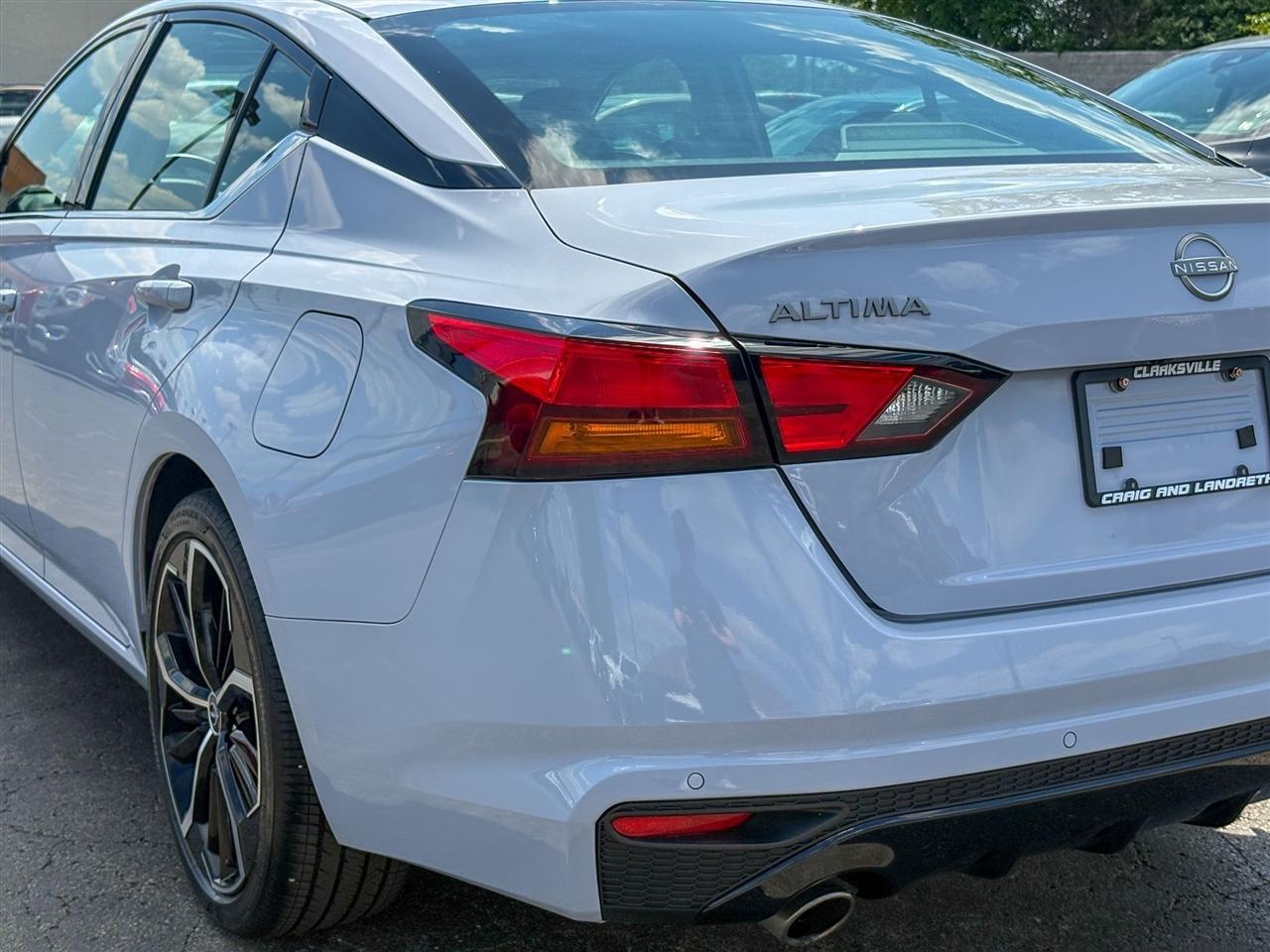 Nissan Altima  2024