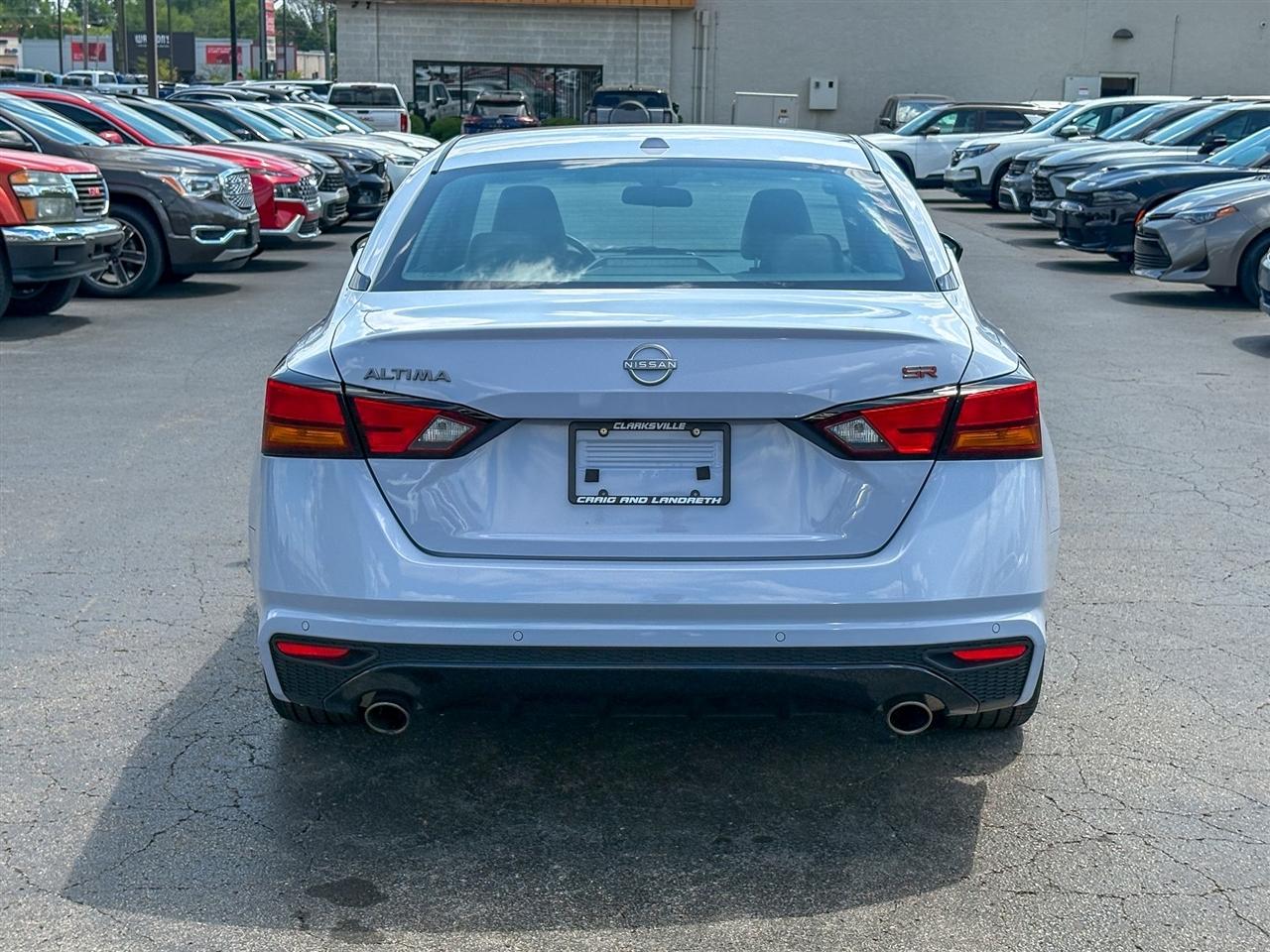 Nissan Altima  2024
