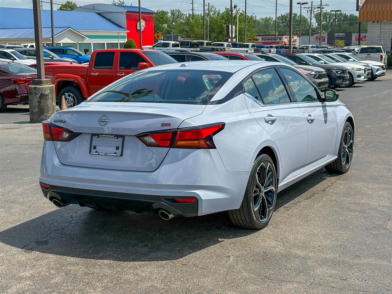 Nissan Altima  2024